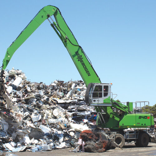 840 M E-series Material Handlers